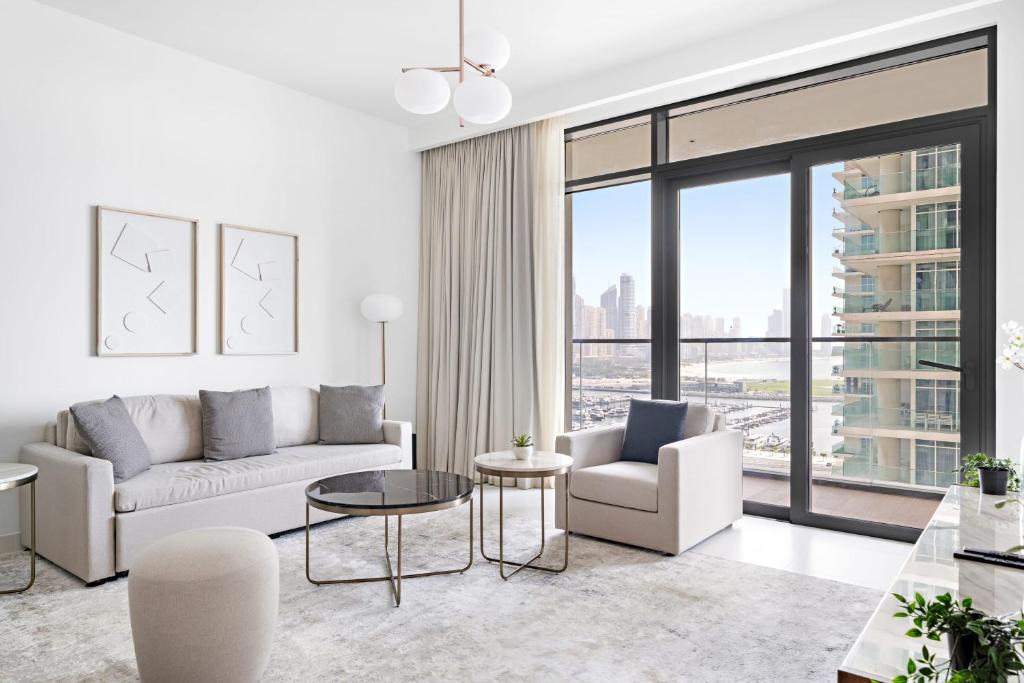 Dubai Marina Apartment | Silkhaus Vacation Homes Sea and City View 1BDR in Marina Vista