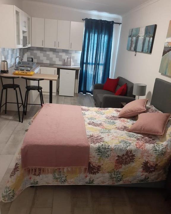 Uitenhage Apartment | SixtyB