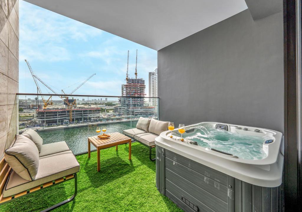 Downtown Dubai Apartment | Spacious Studio with Balcony & Jacuzzi Trillionaire Residences, Business Bay