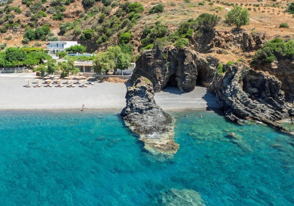 Korakas Apartment | Spilies Beachfront Retreat