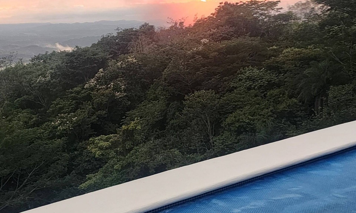 Garabito House | Splendid Isolation -3 BR in the Mountains with Sprawling Ocean Views