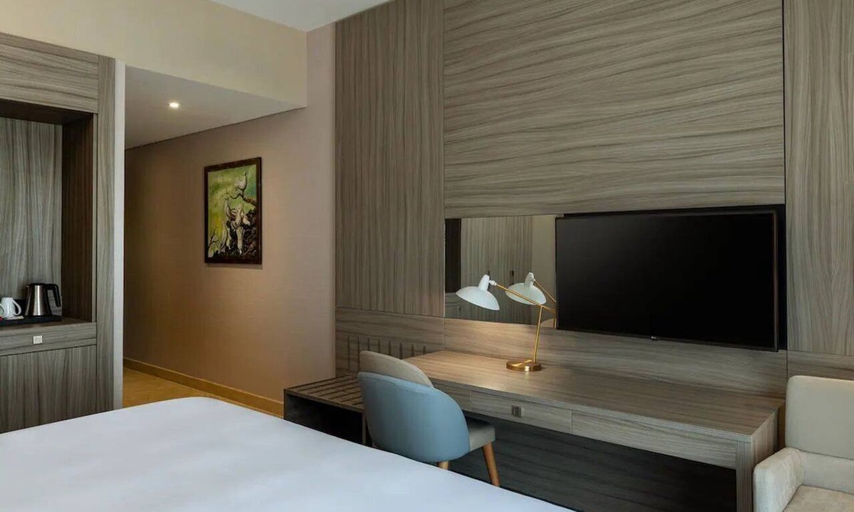 Dubai Production City Hotel | Standard King | FourPoints Dubai | Pool + Spa, Marina + Beach Close | 2 Units