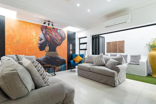 Three Anchor Bay House | Sunset Oasis 4Bed 3Bath in Sea Point - Hot Tub