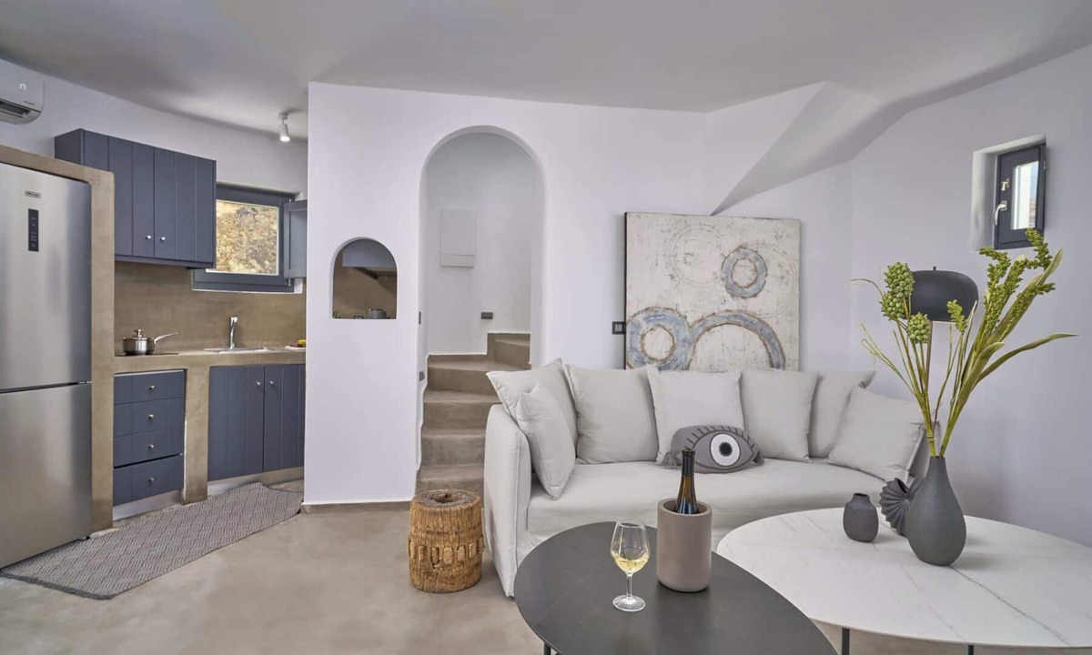 Imerovigli Villa | Superior Windmill with a private jacuzzi