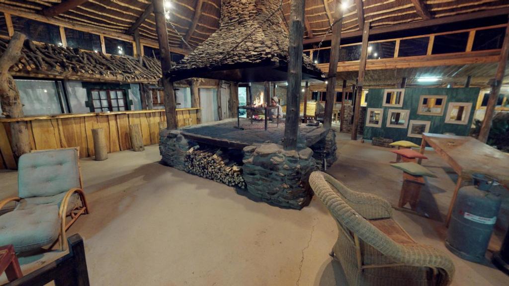 Oudtshoorn Hotel | Swartberg Pass Cottages - Kobus Se Gat