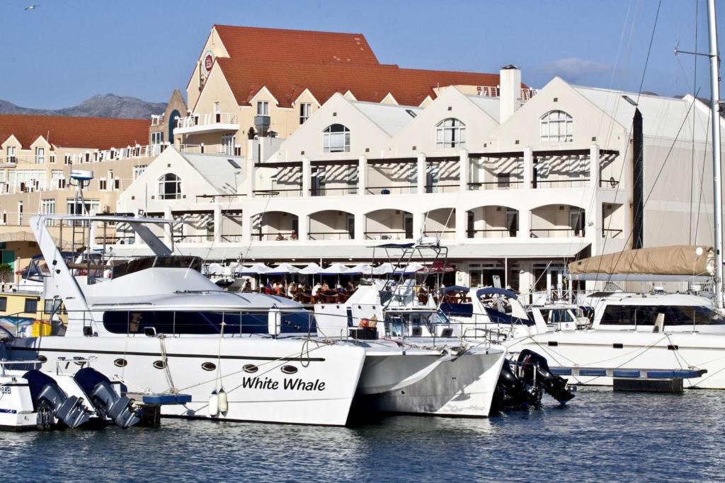 Gordons Bay Central Apartment | The Boardwalk Accommodation