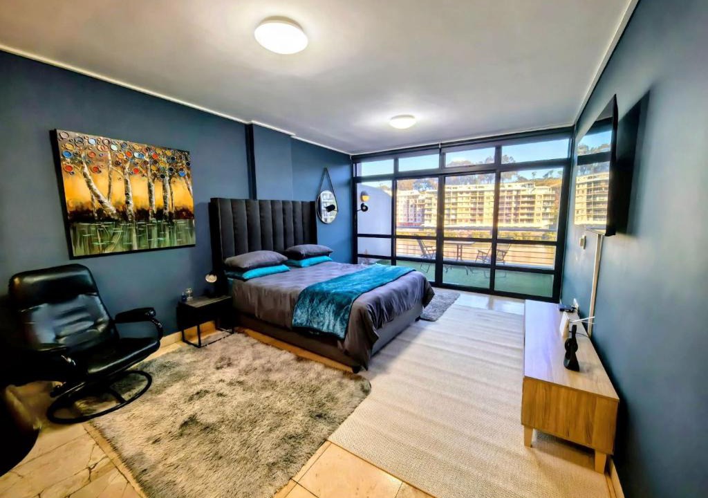 Eikenbosch Apartment | Tranquil Executive Apartment with Lake Views in Cape Town