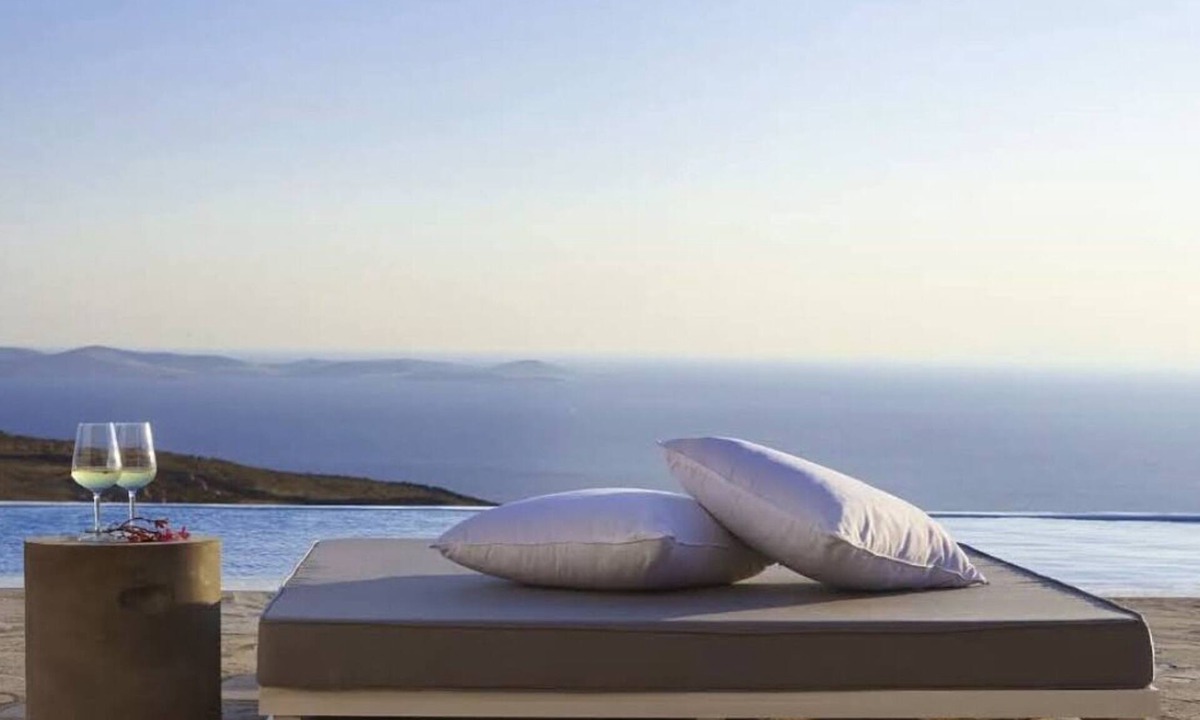 Houlakia Villa | Villa Light in FAnari Mykonos