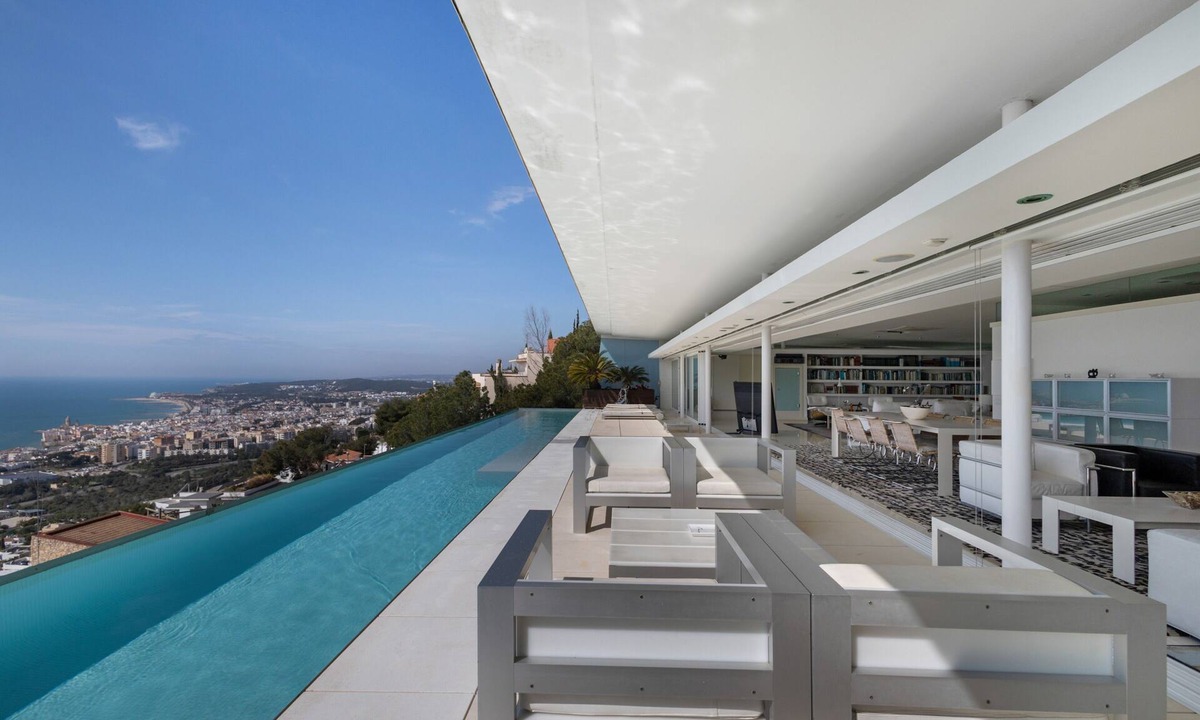 Quint Mar Villa | Villa 'Nirvana - Penthouse' with Sea Views, Wi-Fi and Air Conditioning