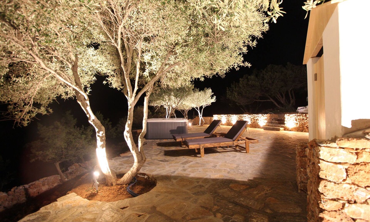 Naxos Cottage | Villa Rouvis with outdoor Hot Tub