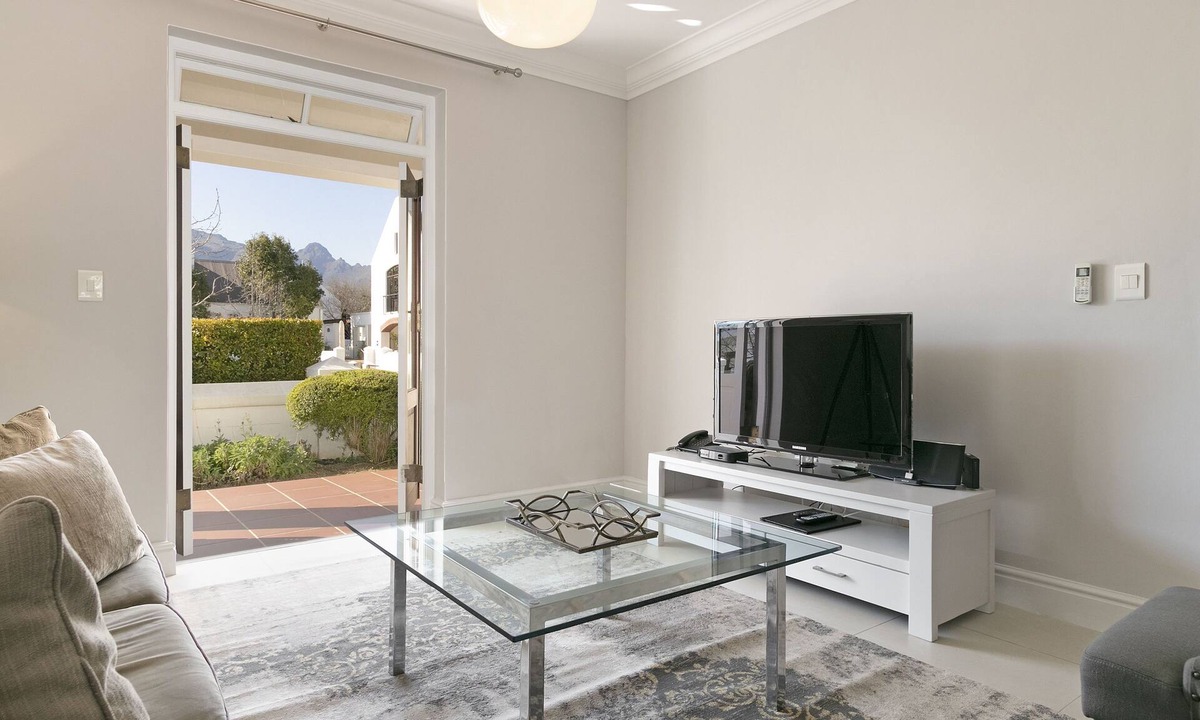 Stellenbosch Villa | Winelands Golf Lodges 33