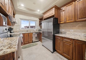 180 Degree Ocean view penthouse right in town