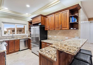 180 Degree Ocean view penthouse right in town