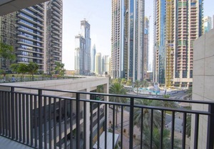 Elegant Apt With Balcony Minutes from Burj Khalifa