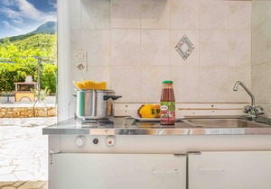 Studio 'Veronis 3' with Sea View, Shared Pool & Wi-Fi