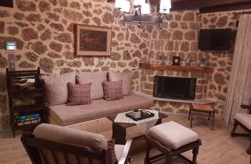 Ano Trikala House | Νόστος