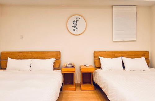 Yushima Apartment | 最大4人 宽敞双床房 东京上野超级中心 设计师房间Yaoc 上野公园3分钟 车站1分钟 超级繁华 免费wifi 戴森吹风