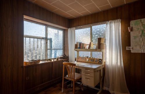 Kiho-cho Apartment | 神倉書斎 [Kamikura-Hideaway]