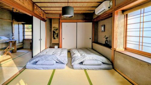 Kiho-cho Apartment | 神倉書斎 [Kamikura-Hideaway]