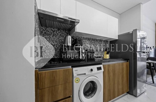 Madinat Zayed Apartment | 106 Bloomfields Executive STU Gate Masdr