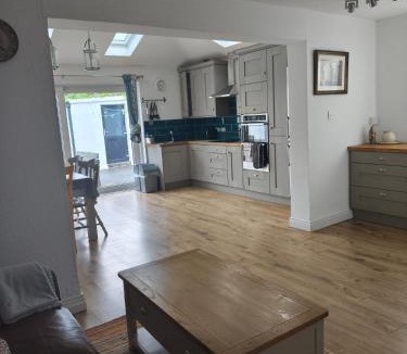 Dundrum House | 4 Bed Modern Spacious Home in South Dublin
