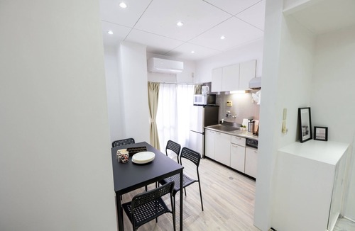 Yotsuya Apartment | 5-minute walk from Yotsuya Station in Shinjuku-ku, close to Shinjuku Gyoen Garden, can accommodate 6 people/3 beds, keep luggage ok, free Wi-Fi