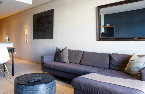 Cape Town City Centre Apartment | 55 m² Apartment ∙ 1 bedroom ∙ 2 guests