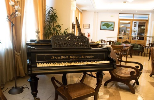 Karlovassi Hotel | Aegeon