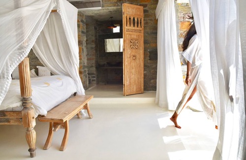 Vourkari Hotel | Aigis Suites