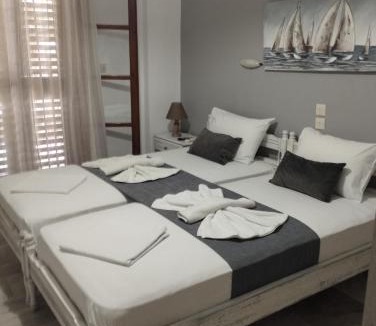 Skiathos Town Apartment | ALKMENE STUDIOS