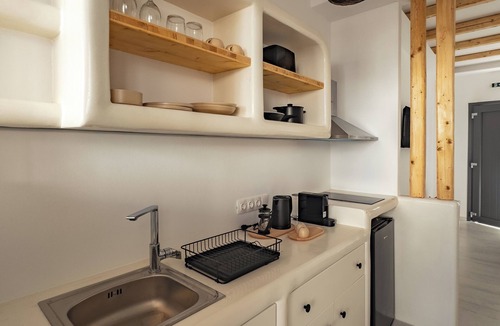 Naousa Apartment | Alonia Suites