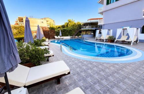 Amoudi Apartment | Amarylis Beachfront Studios