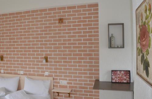 Stafylos Apartment | Anna George Studios