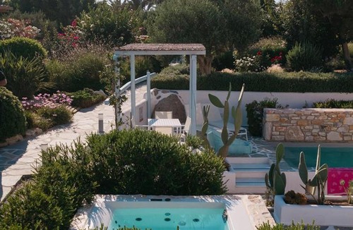 Plaka Apartment | Annio studios
