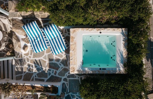 Plaka Apartment | Annio studios
