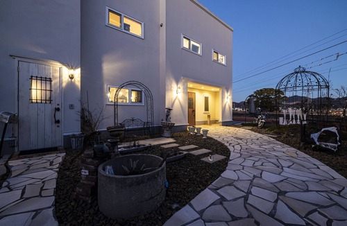 Inuyama House | Antiques Inuyama