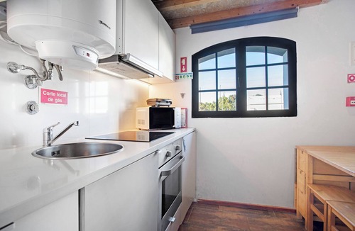 Baleal Apartment | Apartment 'Garden Studio 2' with Sea View, Shared Terrace and Wi-Fi