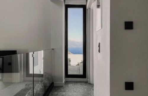 Aperio House | Aposperia Memorable Living-1br