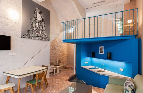 Psirri Apartment | Architect designed studio (EP7L). Green rooftop!
