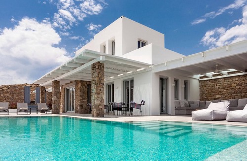Elia Villa | Artemis 7BD Minimal Villa Private Pool Jacuzzi