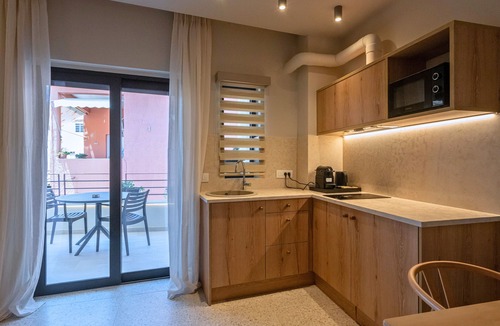 Kalamata Apartment | Asklipiou Cube