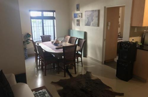 Kenilworth Bed & Breakfast | At 27 on Derby