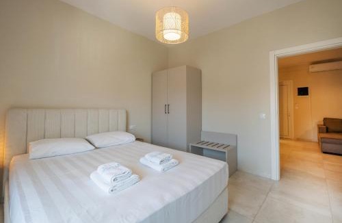 Polichrono Apartment | Athena's Studios 2