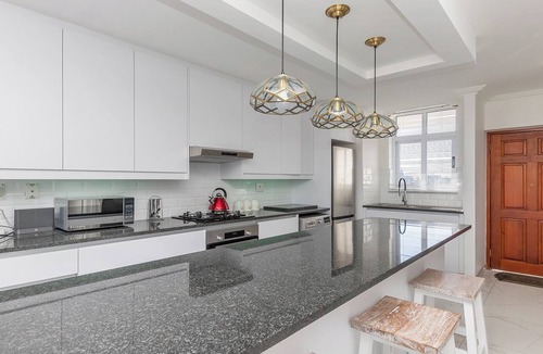 Bloubergstrand Apartment | Atlantic Terraces 14, with Inverter by HMH