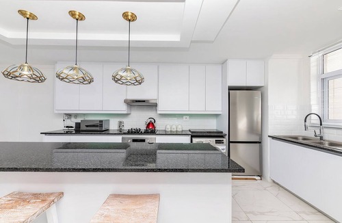 Bloubergstrand Apartment | Atlantic Terraces 14, with Inverter by HMH
