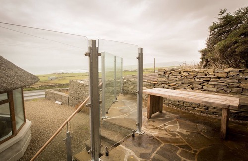 Doolin Cottage | Authentic Thatched Cottage with great views near Cliffs of Moher