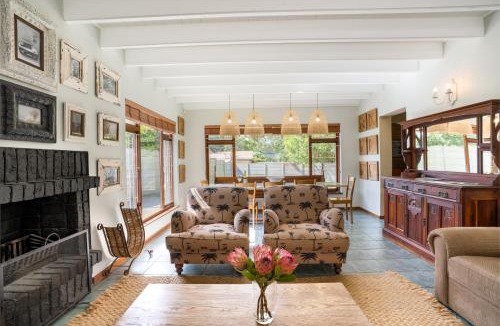 Sedgefield House | Avemore Island Home- back up power -magical views