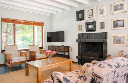 Sedgefield House | Avemore Island Home- back up power -magical views