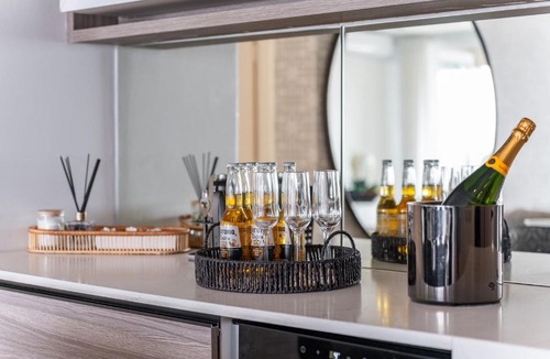 Bantry Bay Apartment | Bantry Alanda - Modern Apt in Bantry Bay with views
