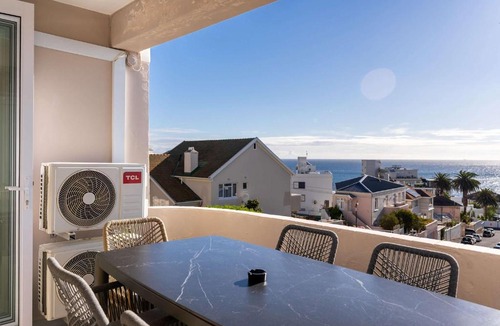 Bantry Bay Apartment | Bantry Bay Alanda - Modern Apt with Sea Views